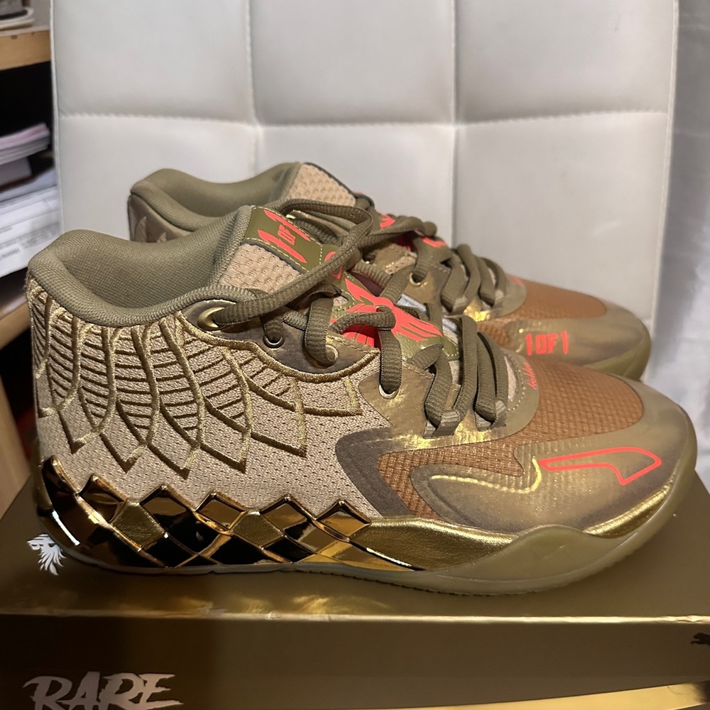 Puma Men's Athletic Shoes in Gold and Brown